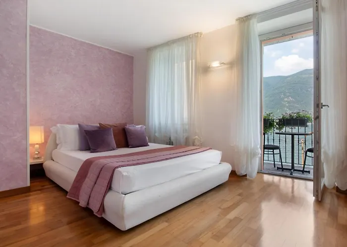 Luxury Lakefront בית נופש