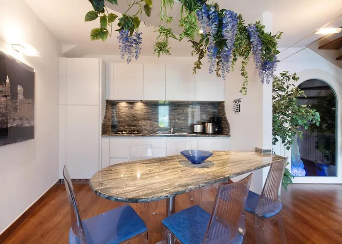 Luxury Lakefront בית נופש *