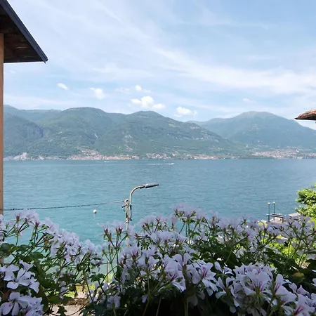 Tatil Evi Luxury Lakefront Lezzeno