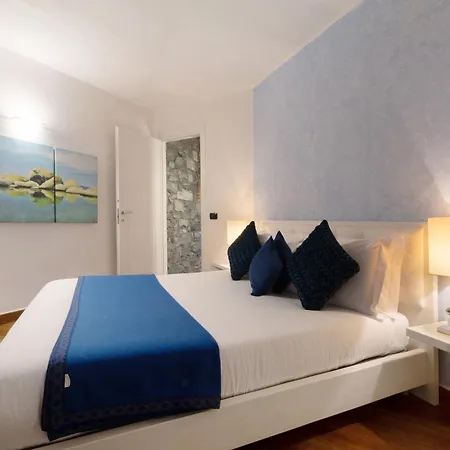 Luxury Lakefront Feriehus Lezzeno