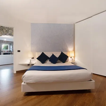 Nyaraló Luxury Lakefront *