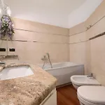 Luxury Lakefront Holiday home Lezzeno