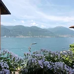 Luxury Lakefront Holiday home