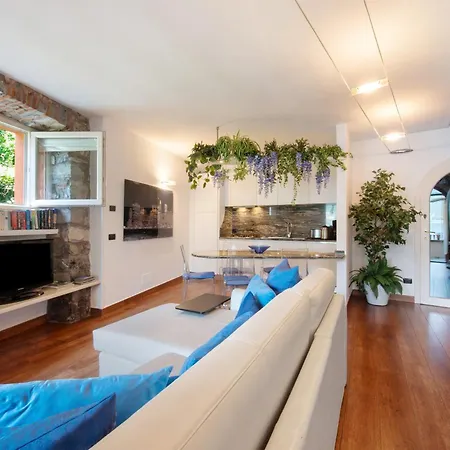 Ferienhaus Luxury Lakefront Lezzeno